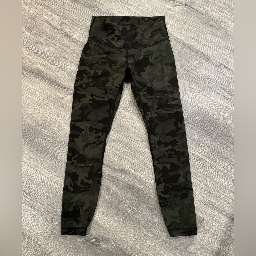 Lululemon camo print leggings size 6